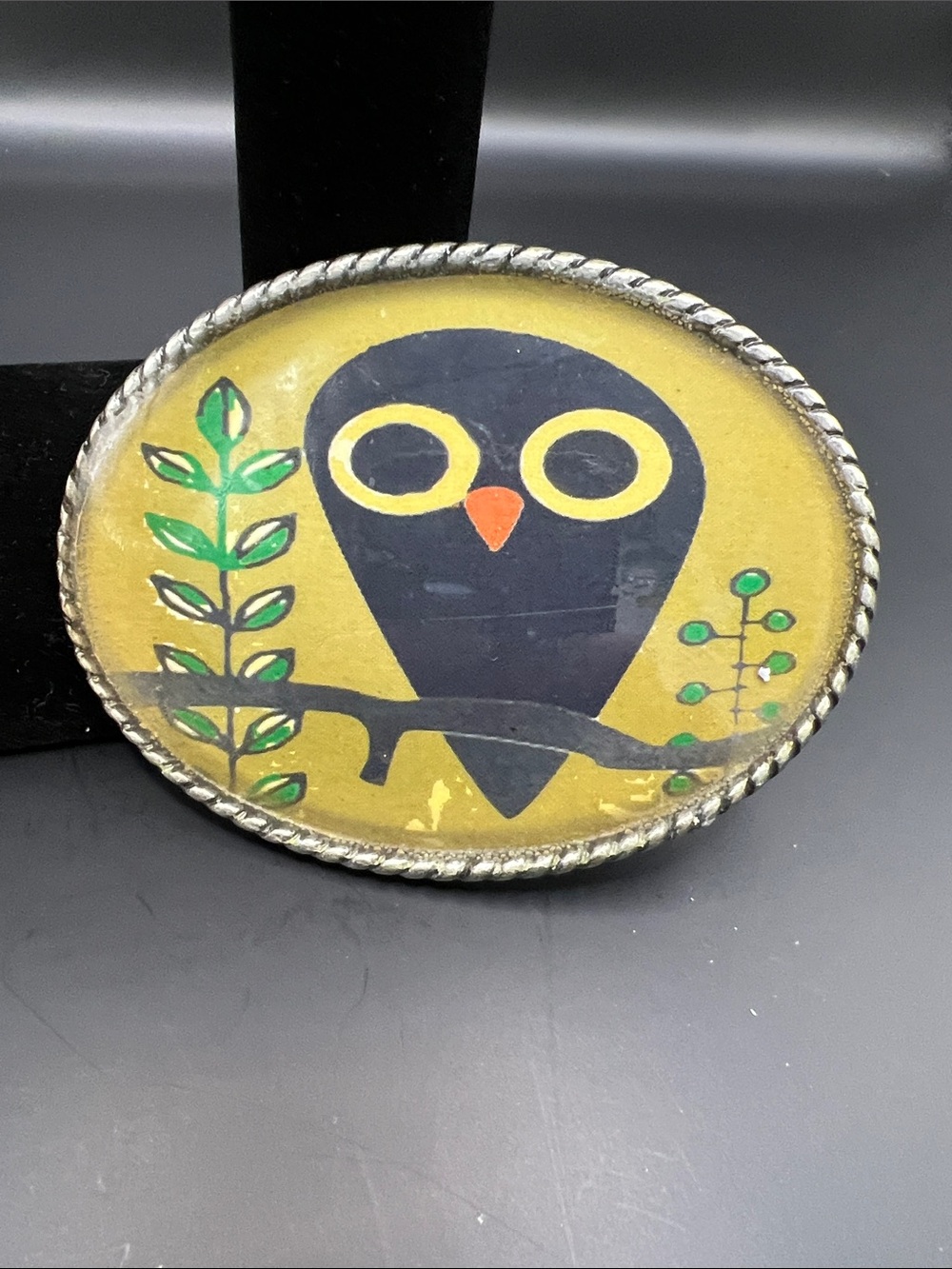 Retro Owl Wall Belt Buckle - Tan and Black